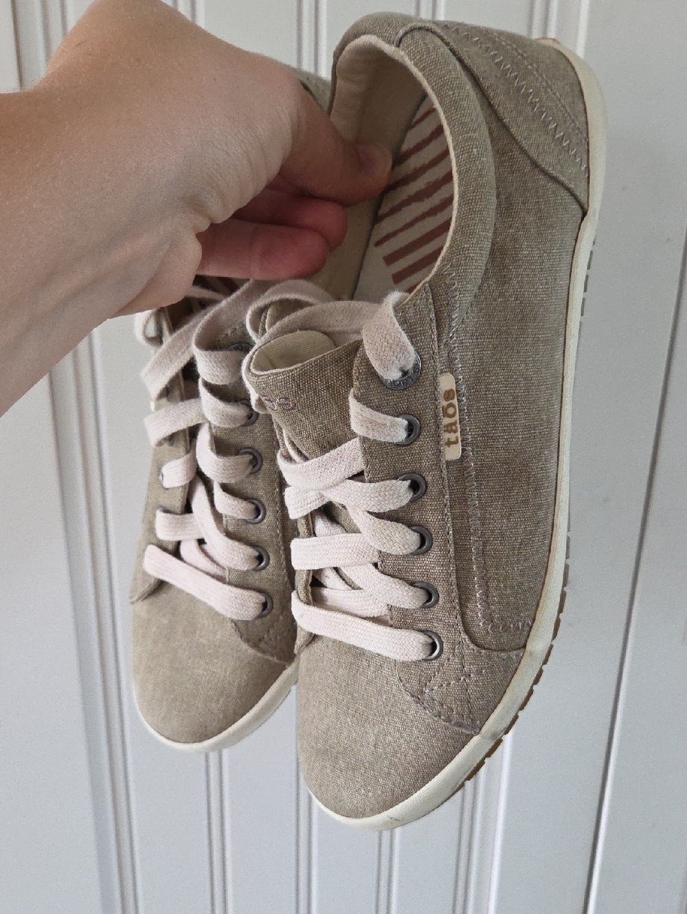 Taos Womens Star Sneaker 9 - Picture 3 of 8